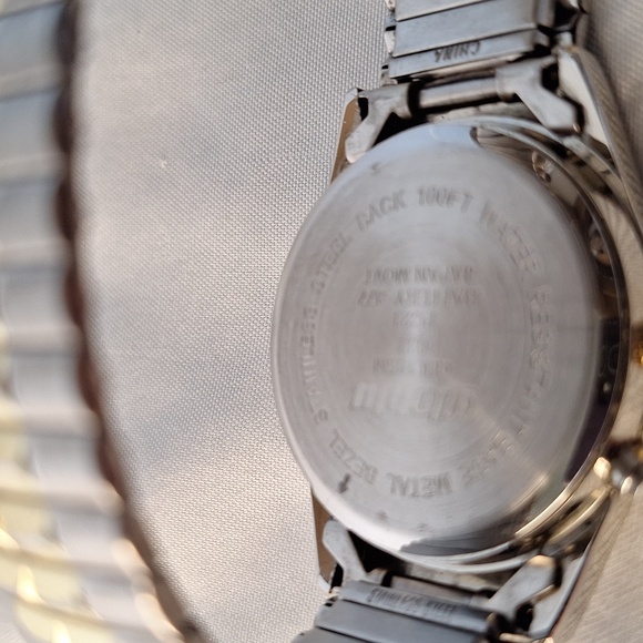 # 260 Globlu watch expandable band - Picture 4 of 8